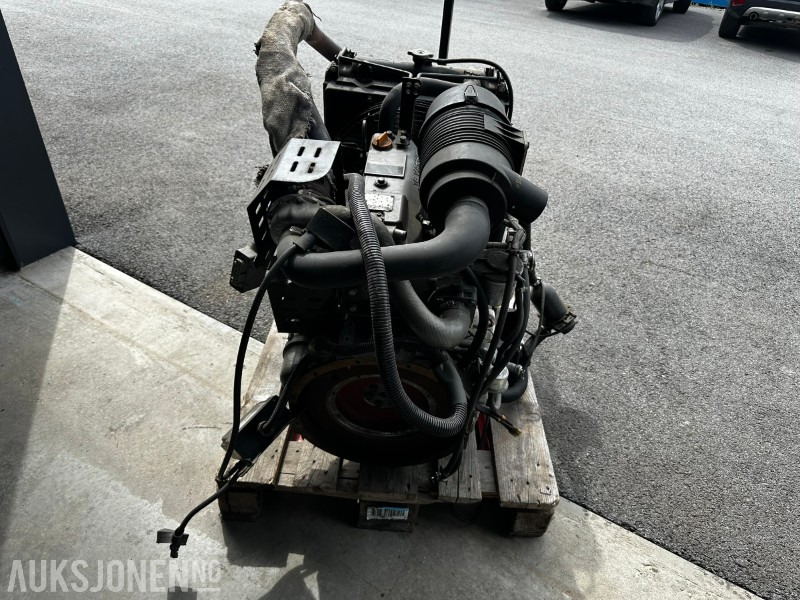 2010 Yanmar 4TNV84T-GGEH - Bouwmaterieel: afbeelding 3 2010 Yanmar 4TNV84T-GGEH - Bouwmaterieel: afbeelding 3