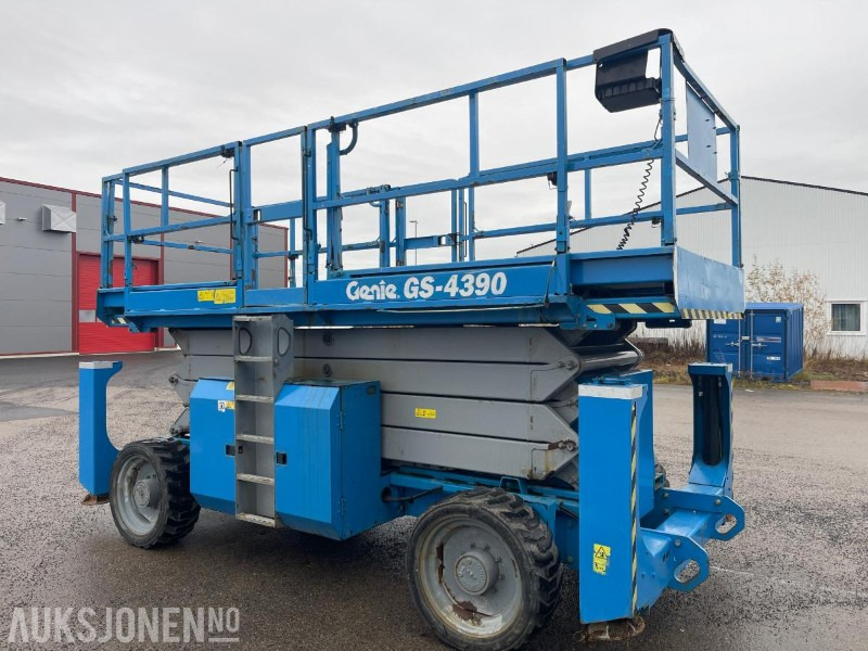 2011 Genie GS 4390 Sakselift, 1698 timer - Hoogwerker: afbeelding 3 2011 Genie GS 4390 Sakselift, 1698 timer - Hoogwerker: afbeelding 3