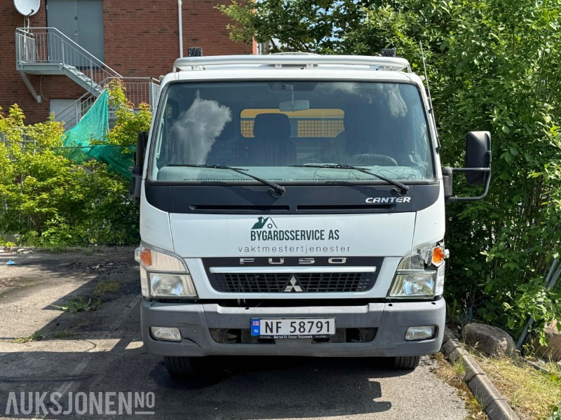 2011 Mitsubishi Canter planbil m/spreder | Meyer MDV | takbøyle | Isri - Vrachtwagen met open laadbak: afbeelding 2 2011 Mitsubishi Canter planbil m/spreder | Meyer MDV | takbøyle | Isri - Vrachtwagen met open laadbak: afbeelding 2
