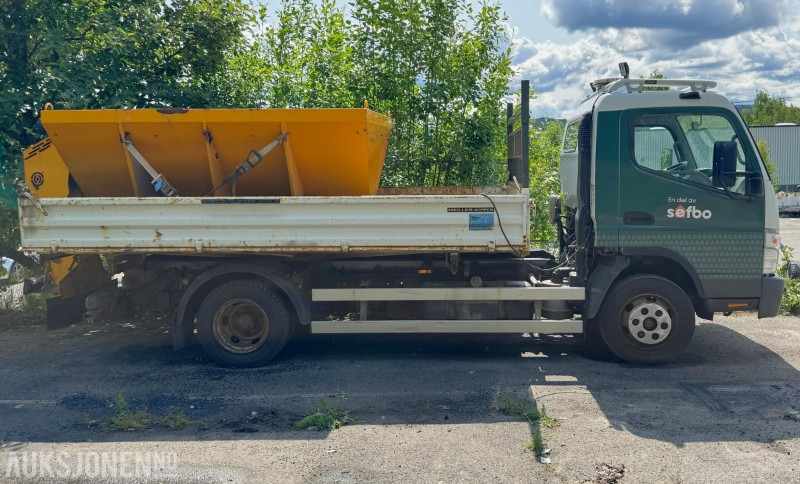 2011 Mitsubishi Canter planbil m/spreder | Meyer MDV | takbøyle | Isri - Vrachtwagen met open laadbak: afbeelding 4 2011 Mitsubishi Canter planbil m/spreder | Meyer MDV | takbøyle | Isri - Vrachtwagen met open laadbak: afbeelding 4