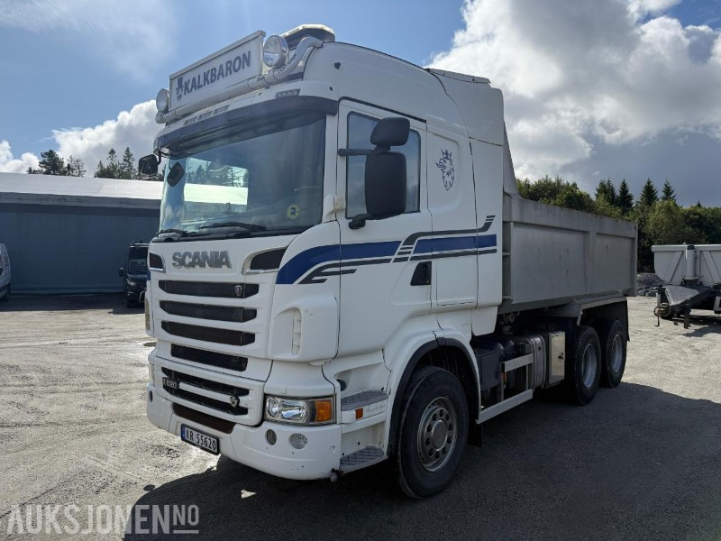 2011 Scania R620 6X4 Tippbil med 2005 Carnehl trippelkjerre - Kipper vrachtwagen: afbeelding 1 2011 Scania R620 6X4 Tippbil med 2005 Carnehl trippelkjerre - Kipper vrachtwagen: afbeelding 1