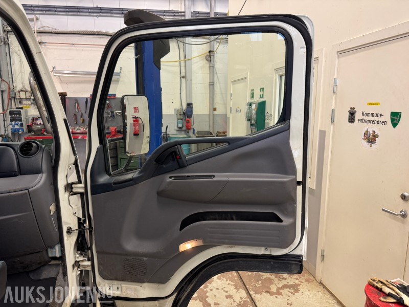 Kraanwagen 2012 Fuso Canter kranbil med plan: afbeelding 28 Kraanwagen 2012 Fuso Canter kranbil med plan: afbeelding 28