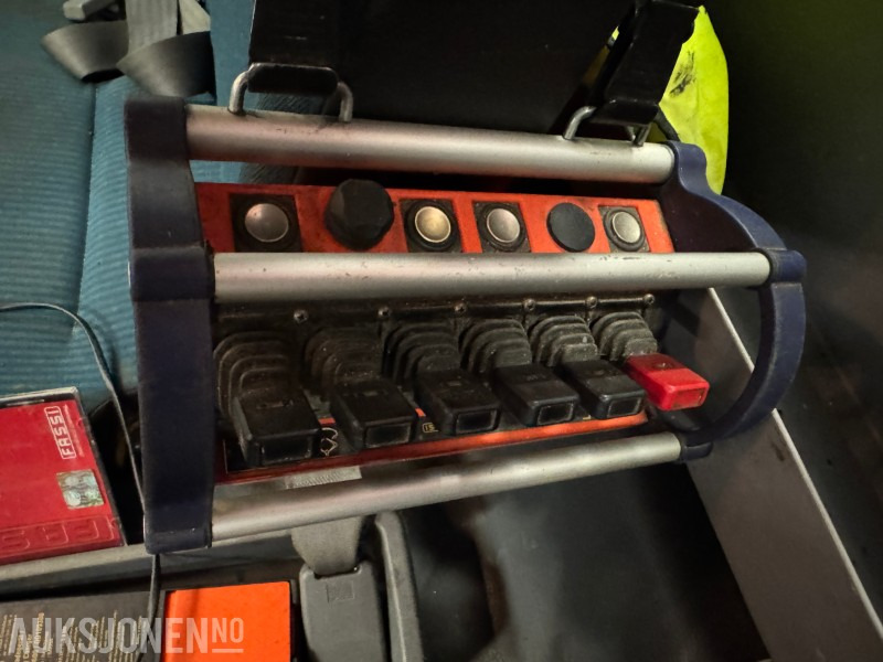 Kraanwagen 2012 Fuso Canter kranbil med plan: afbeelding 42 Kraanwagen 2012 Fuso Canter kranbil med plan: afbeelding 42