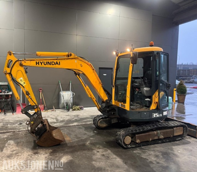 2012 HYUNDAI ROBEX 35Z-9 4,1TONN MINIGRAVER. 2135TIMER NYE BELTER 2024. GRAVESKUFF. PLANERINGSKUFF. - Minigraafmachine: afbeelding 1 2012 HYUNDAI ROBEX 35Z-9 4,1TONN MINIGRAVER. 2135TIMER NYE BELTER 2024. GRAVESKUFF. PLANERINGSKUFF. - Minigraafmachine: afbeelding 1