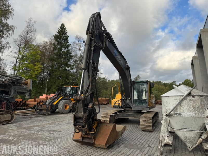 2012 Volvo EC220DL Beltegraver - Gravemaskin - Engcon Tiltrotator - Graafmachine: afbeelding 5 2012 Volvo EC220DL Beltegraver - Gravemaskin - Engcon Tiltrotator - Graafmachine: afbeelding 5