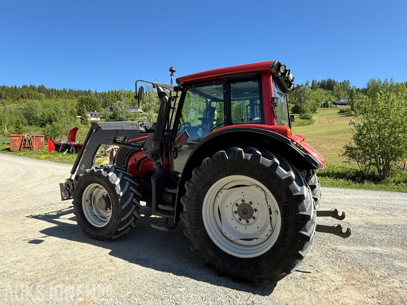2013 Valtra 8670 traktor - Fjærende fremaksel - Hyttefjæring - 2 seter - Tractor: afbeelding 3 2013 Valtra 8670 traktor - Fjærende fremaksel - Hyttefjæring - 2 seter - Tractor: afbeelding 3