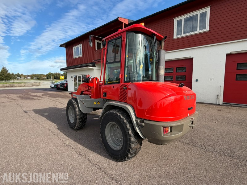 2013 Volvo L30B-Z7X Hjullaster - 6650kg - Ryggekamera - Universalskuff - Pallegafler - Wiellader: afbeelding 3 2013 Volvo L30B-Z7X Hjullaster - 6650kg - Ryggekamera - Universalskuff - Pallegafler - Wiellader: afbeelding 3