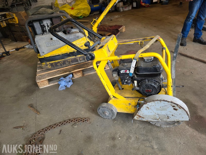2013 Wacker Neuson Saw BFS 735A asfalt skjærer - Bouwmaterieel: afbeelding 3 2013 Wacker Neuson Saw BFS 735A asfalt skjærer - Bouwmaterieel: afbeelding 3