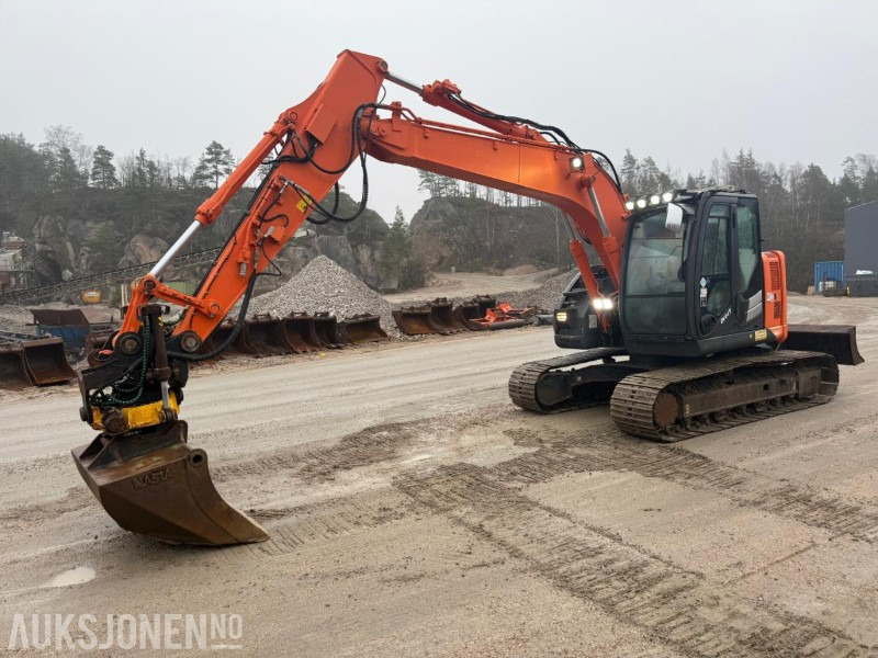 2014 Hitachi Zaxis 135us BELTEGRAVER ENGCON TILTROTATOR SERVICEHISTORIKK SENTRALSMØRING 2 SKUFFER - Graafmachine: afbeelding 1 2014 Hitachi Zaxis 135us BELTEGRAVER ENGCON TILTROTATOR SERVICEHISTORIKK SENTRALSMØRING 2 SKUFFER - Graafmachine: afbeelding 1