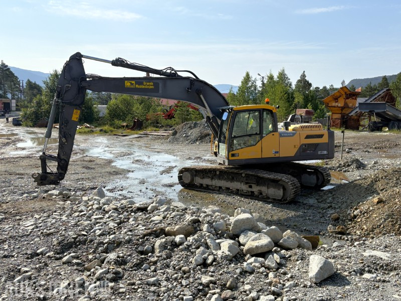 2014 Volvo EC 220DL - 10 656 timer - sertifisert - Graafmachine: afbeelding 1 2014 Volvo EC 220DL - 10 656 timer - sertifisert - Graafmachine: afbeelding 1