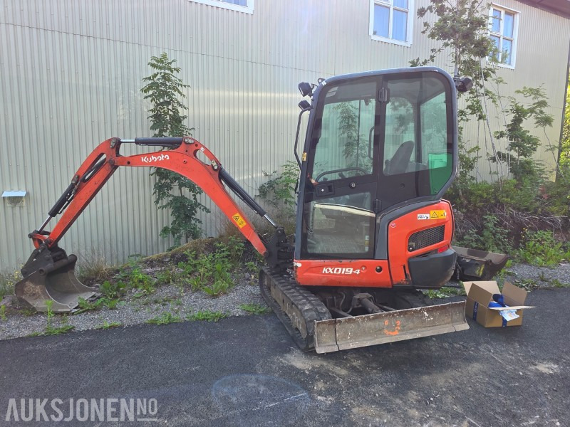 2015 Kubota KX019-4 Minigraver med grave og pusseskuff - Minigraafmachine: afbeelding 1 2015 Kubota KX019-4 Minigraver med grave og pusseskuff - Minigraafmachine: afbeelding 1