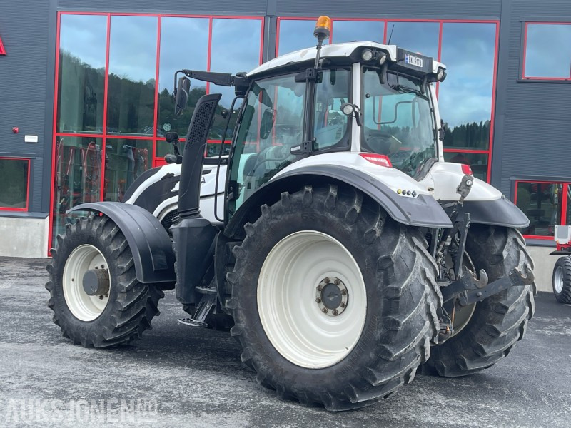 2015 Valtra T214D Versu Direct - Front Hydr. - EU OK 2027 - 50 km/t - Tractor: afbeelding 4 2015 Valtra T214D Versu Direct - Front Hydr. - EU OK 2027 - 50 km/t - Tractor: afbeelding 4