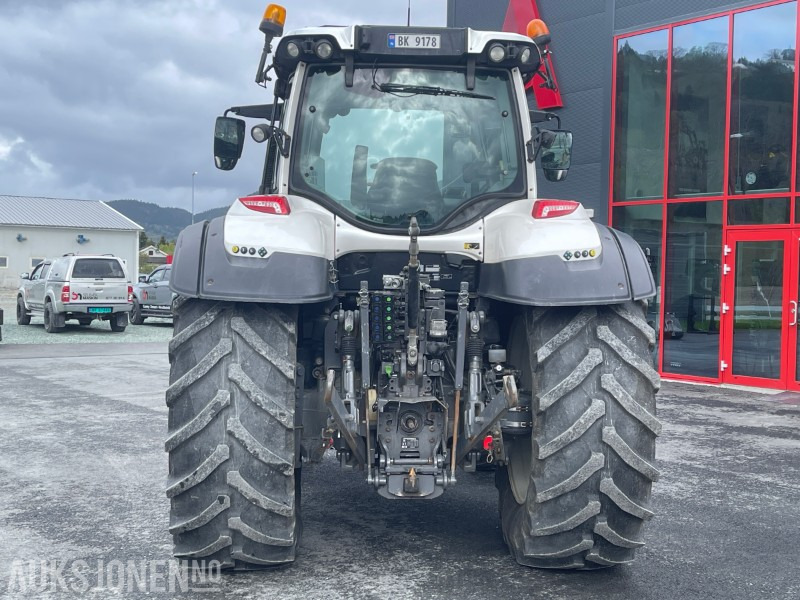 2015 Valtra T214D Versu Direct - Front Hydr. - EU OK 2027 - 50 km/t - Tractor: afbeelding 5 2015 Valtra T214D Versu Direct - Front Hydr. - EU OK 2027 - 50 km/t - Tractor: afbeelding 5