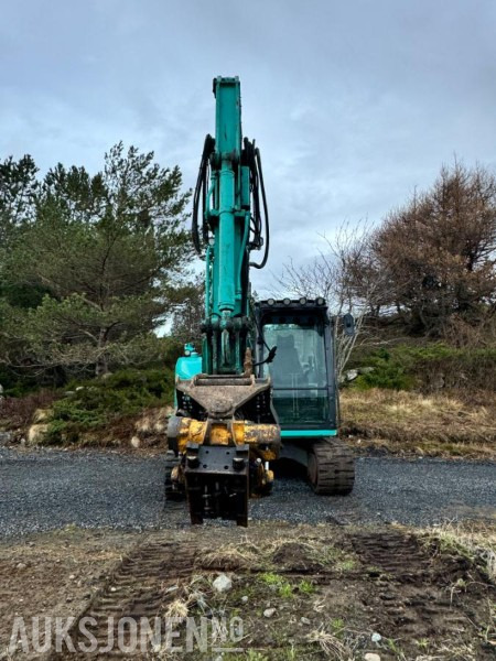 2016 Kobelco SK75SR-3E - 8,5 tonns gravemaskin med gummibelter - Tiltrotator - Pusskuffe - Bunkringspumpe - Sentralsmøring - Sertifisert - Graafmachine: afbeelding 2 2016 Kobelco SK75SR-3E - 8,5 tonns gravemaskin med gummibelter - Tiltrotator - Pusskuffe - Bunkringspumpe - Sentralsmøring - Sertifisert - Graafmachine: afbeelding 2