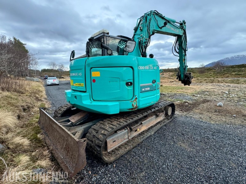 2016 Kobelco SK75SR-3E - 8,5 tonns gravemaskin med gummibelter - Tiltrotator - Pusskuffe - Bunkringspumpe - Sentralsmøring - Sertifisert - Graafmachine: afbeelding 4 2016 Kobelco SK75SR-3E - 8,5 tonns gravemaskin med gummibelter - Tiltrotator - Pusskuffe - Bunkringspumpe - Sentralsmøring - Sertifisert - Graafmachine: afbeelding 4