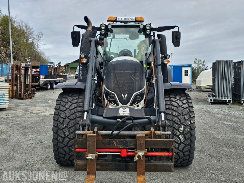 2016 Valtra T144D - Direct - Laster - Luft - 50 km/t - 3 -Medfølger skuffe - Tractor: afbeelding 4 2016 Valtra T144D - Direct - Laster - Luft - 50 km/t - 3 -Medfølger skuffe - Tractor: afbeelding 4