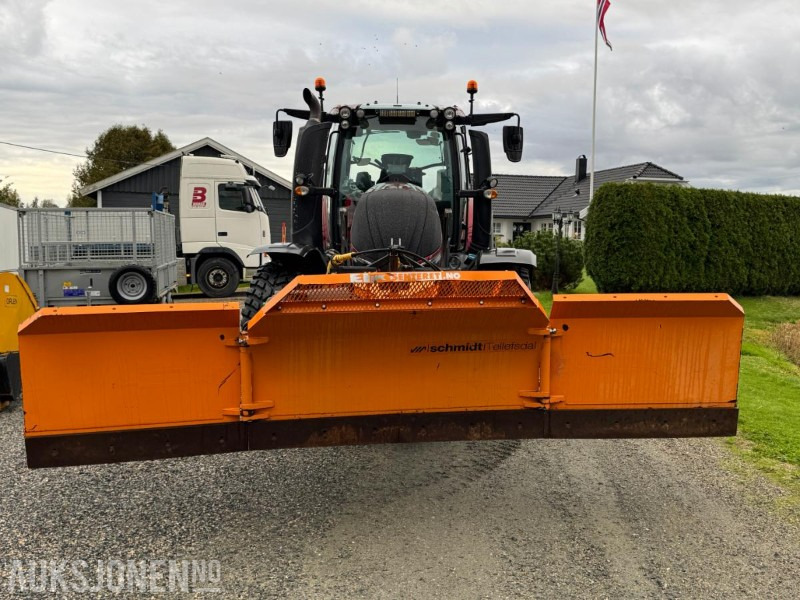 2016 Valtra T174E med Schmidt Tellefsdal U-LS 43.6 plog (2022), Valtra 76 frontlaster og betong lodd - Tractor: afbeelding 2 2016 Valtra T174E med Schmidt Tellefsdal U-LS 43.6 plog (2022), Valtra 76 frontlaster og betong lodd - Tractor: afbeelding 2
