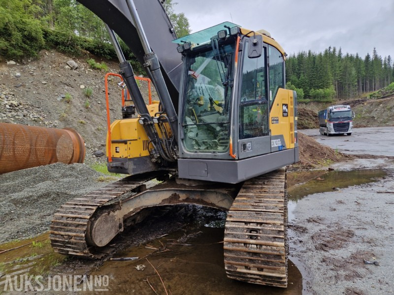 2016 Volvo EC235EL Beltegraver - tiltrotator - GPS - Skuffe - Graafmachine: afbeelding 4 2016 Volvo EC235EL Beltegraver - tiltrotator - GPS - Skuffe - Graafmachine: afbeelding 4