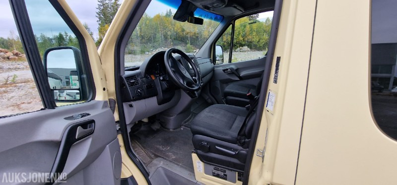 2017 Mercedes-Benz Sprinter Minibuss Ryggekamera Hengerfeste sideinngang rampe - Minibus, Personenvervoer: afbeelding 5 2017 Mercedes-Benz Sprinter Minibuss Ryggekamera Hengerfeste sideinngang rampe - Minibus, Personenvervoer: afbeelding 5