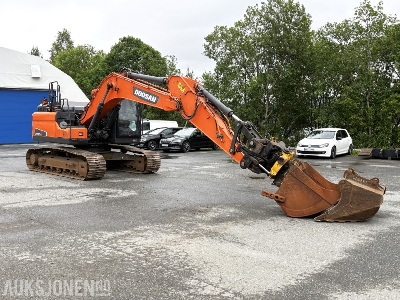 2018 Doosan DX180LC-5 - 6 381 timer - tiltrotator - 2 skuffer - sertifisert - Graafmachine: afbeelding 2 2018 Doosan DX180LC-5 - 6 381 timer - tiltrotator - 2 skuffer - sertifisert - Graafmachine: afbeelding 2