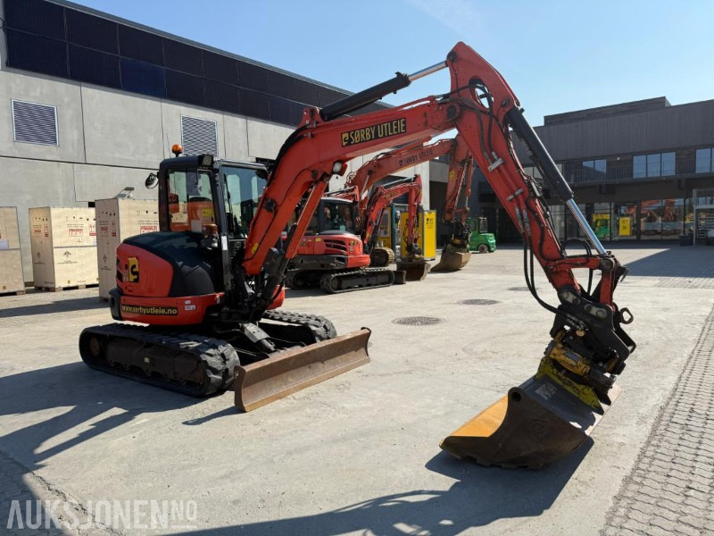 2018 Kubota U55-4 BELTEGRAVER ENGCON TILTROTATOR 2 SKUFFER SERVICEHISTORIKK SENTRALSMØRING - Graafmachine: afbeelding 2 2018 Kubota U55-4 BELTEGRAVER ENGCON TILTROTATOR 2 SKUFFER SERVICEHISTORIKK SENTRALSMØRING - Graafmachine: afbeelding 2