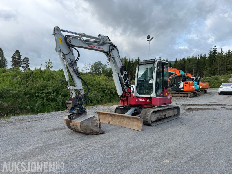 2018 Takeuchi TB280FR – 8,5-tonns gravemaskin med Side-to-Side Boom, tilt, sentralsmøring og 2 skuffer - Graafmachine: afbeelding 2 2018 Takeuchi TB280FR – 8,5-tonns gravemaskin med Side-to-Side Boom, tilt, sentralsmøring og 2 skuffer - Graafmachine: afbeelding 2