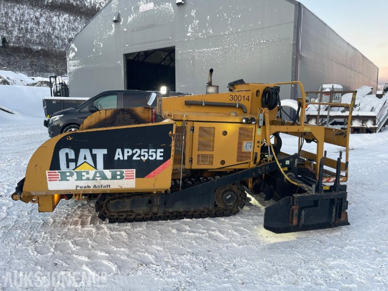 2019 Cat AP255E Beltegående asfaltutlegger, kun 1655 timer ! - Bouwmaterieel: afbeelding 2 2019 Cat AP255E Beltegående asfaltutlegger, kun 1655 timer ! - Bouwmaterieel: afbeelding 2