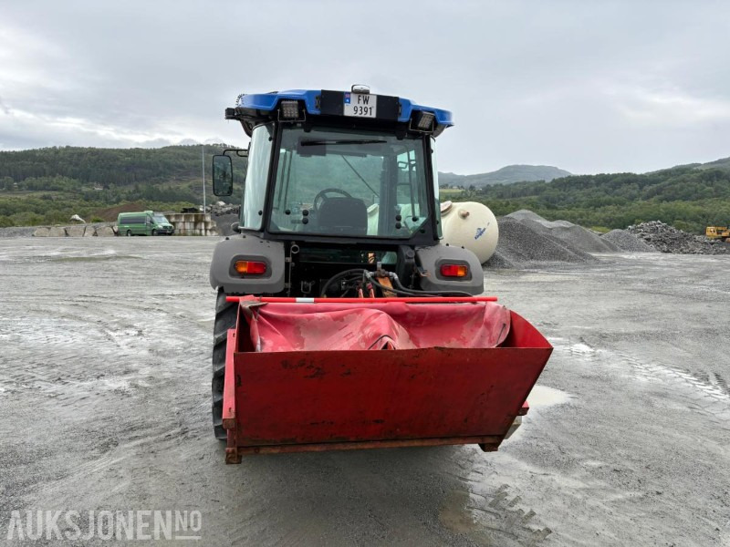 2020 Solis 50 med frontlaster,strøapparat og brøyteskjær - Tractor: afbeelding 4 2020 Solis 50 med frontlaster,strøapparat og brøyteskjær - Tractor: afbeelding 4