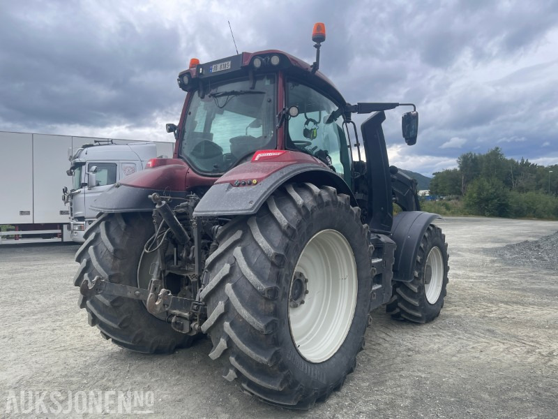 2020 Valtra T254 Versu Traktor med frontlaster landbruksdekk/vinterdekk, 50 km/t Eu-godkjent til 26 - Tractor: afbeelding 4 2020 Valtra T254 Versu Traktor med frontlaster landbruksdekk/vinterdekk, 50 km/t Eu-godkjent til 26 - Tractor: afbeelding 4