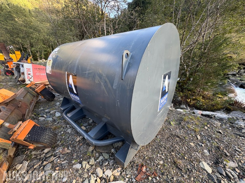 2021 Fuel Proof 4500 liter dobbelvegget dieseltank med pumpeanlegg - Bouwmaterieel: afbeelding 3 2021 Fuel Proof 4500 liter dobbelvegget dieseltank med pumpeanlegg - Bouwmaterieel: afbeelding 3