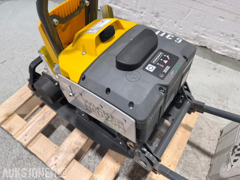 2022 Wacker Neuson APS1030e - 50 KG EL VIBROPLATE /m Batteri og lader - Wals: afbeelding 2 2022 Wacker Neuson APS1030e - 50 KG EL VIBROPLATE /m Batteri og lader - Wals: afbeelding 2