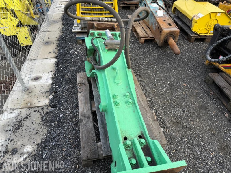 2002 Montabert pigghammer 900 m/S60 feste - Aanbouwdeel voor Bouwmachine: afbeelding 2 2002 Montabert pigghammer 900 m/S60 feste - Aanbouwdeel voor Bouwmachine: afbeelding 2