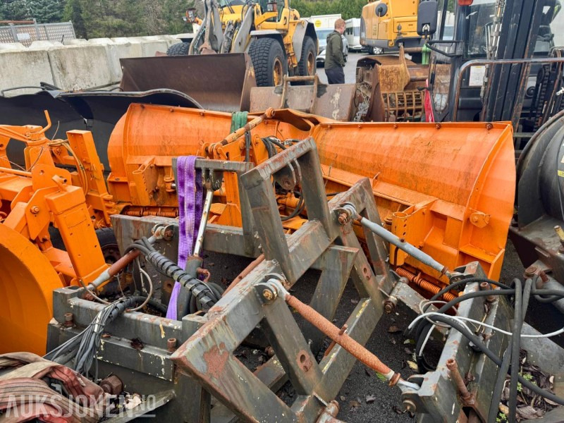 2012 Snježni Plug Snøplog - Aanbouwdeel voor Bouwmachine: afbeelding 3 2012 Snježni Plug Snøplog - Aanbouwdeel voor Bouwmachine: afbeelding 3