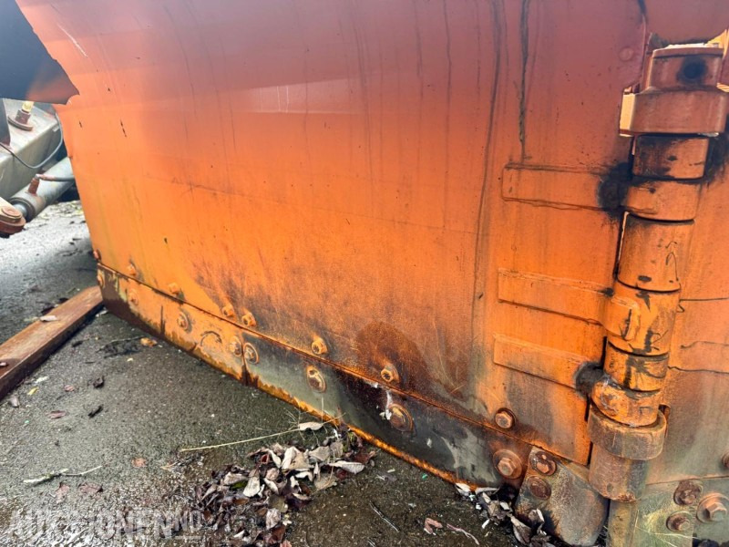 2012 Snježni Plug Snøplog - Aanbouwdeel voor Bouwmachine: afbeelding 5 2012 Snježni Plug Snøplog - Aanbouwdeel voor Bouwmachine: afbeelding 5