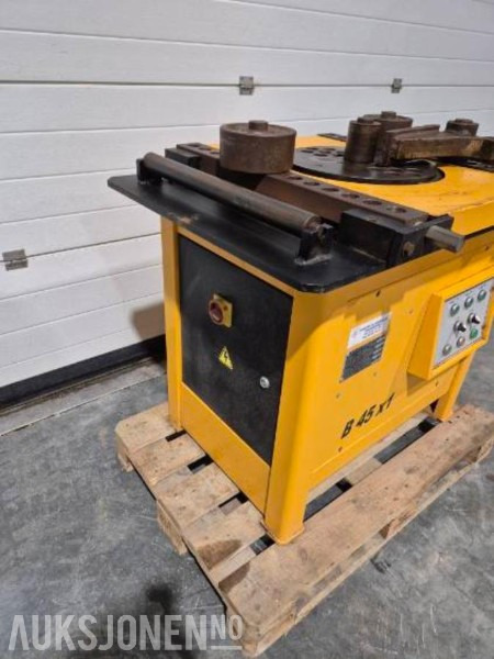 2012 VM - B 45x1 Armeringsbøyemaskin - 4 kW - 400 V - Aanbouwdeel voor Bouwmachine: afbeelding 2 2012 VM - B 45x1 Armeringsbøyemaskin - 4 kW - 400 V - Aanbouwdeel voor Bouwmachine: afbeelding 2