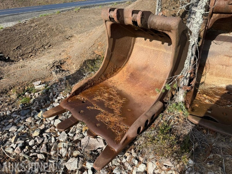 Klepp Mek Graveskuffe med KM feste - Aanbouwdeel voor Bouwmachine: afbeelding 2 Klepp Mek Graveskuffe med KM feste - Aanbouwdeel voor Bouwmachine: afbeelding 2