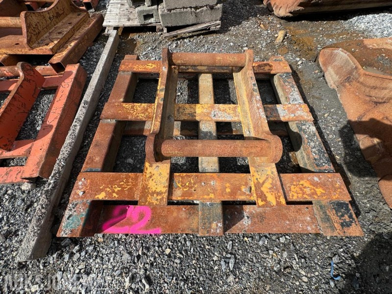 Parkeringsgrind / parkeringsfot for rotortilt/tiltrotator - S70 feste - Aanbouwdeel voor Bouwmachine: afbeelding 1 Parkeringsgrind / parkeringsfot for rotortilt/tiltrotator - S70 feste - Aanbouwdeel voor Bouwmachine: afbeelding 1