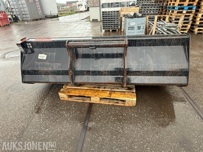 Skuffe til Manitou MRT 1840 - 240 cm - Aanbouwdeel voor Bouwmachine: afbeelding 3 Skuffe til Manitou MRT 1840 - 240 cm - Aanbouwdeel voor Bouwmachine: afbeelding 3