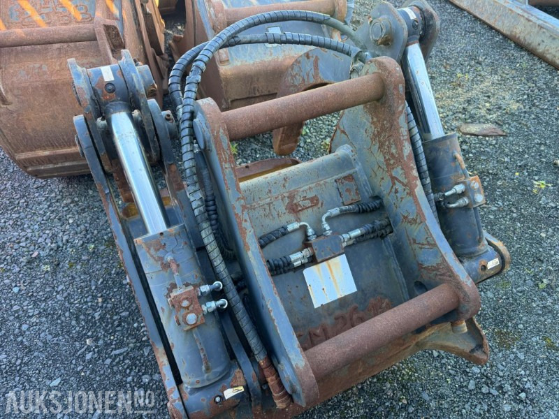 Trevi Benne skuffe med gripeklo S70 feste - Aanbouwdeel voor Bouwmachine: afbeelding 3 Trevi Benne skuffe med gripeklo S70 feste - Aanbouwdeel voor Bouwmachine: afbeelding 3