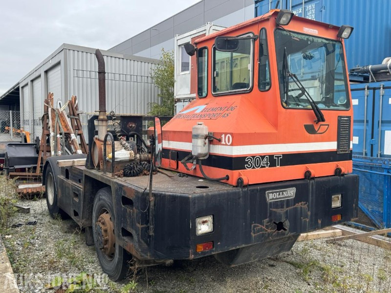 BOLLNAS 304T terminaltraktor / Rep.objekt - Bouwmaterieel: afbeelding 5 BOLLNAS 304T terminaltraktor / Rep.objekt - Bouwmaterieel: afbeelding 5