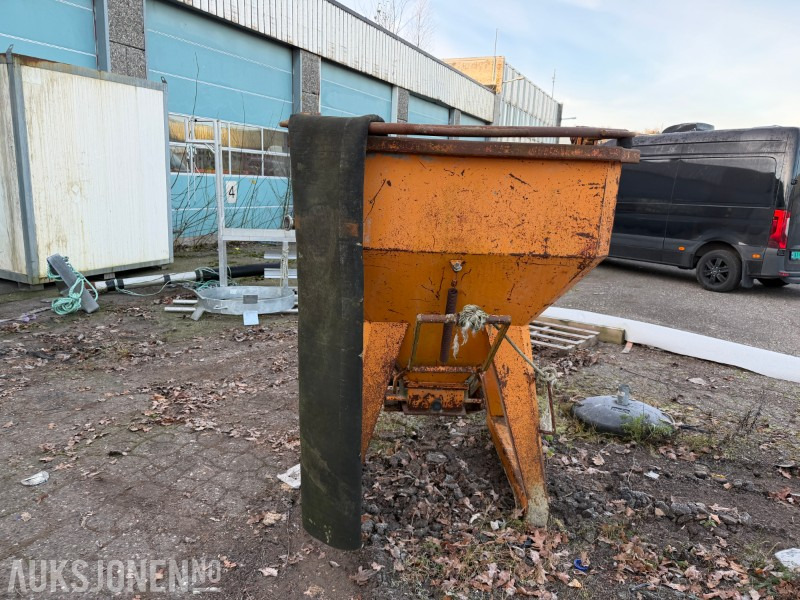 Betongtobb 120x120x116 cm - Bouwmaterieel: afbeelding 1 Betongtobb 120x120x116 cm - Bouwmaterieel: afbeelding 1