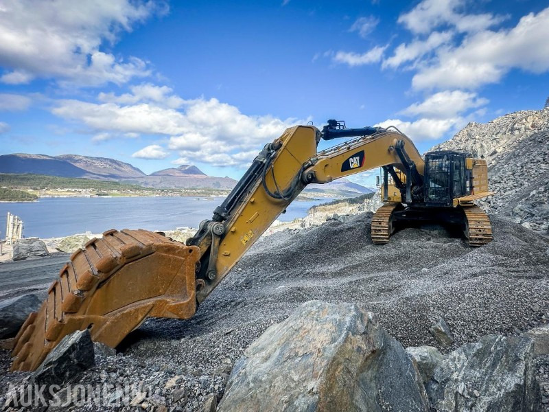 Cat 374F Beltegraver - Sentralsmøring - Ryggekamera - Graveskuff - Graafmachine: afbeelding 1 Cat 374F Beltegraver - Sentralsmøring - Ryggekamera - Graveskuff - Graafmachine: afbeelding 1