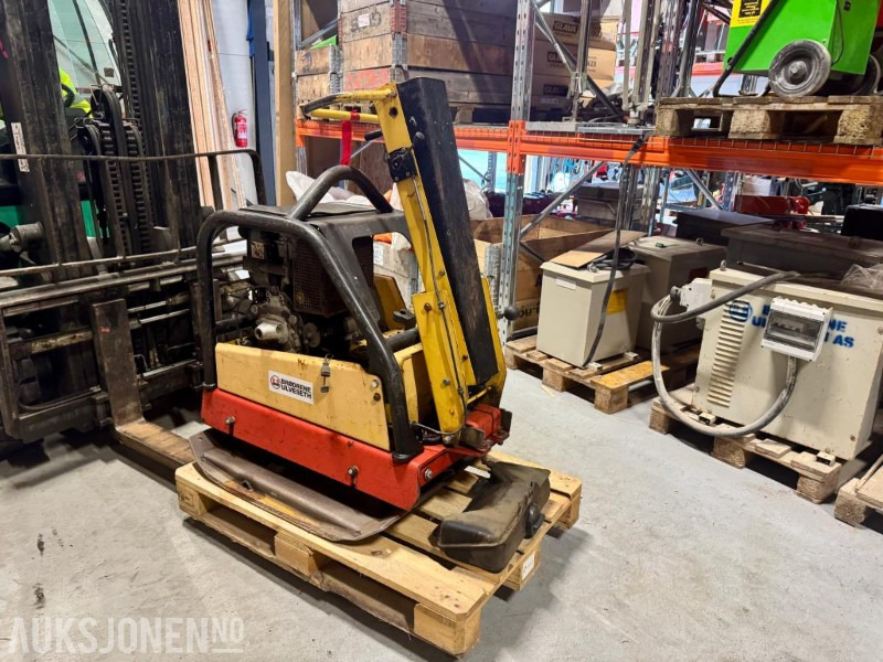 Dynapac LG 500 – Vibroplate - Bouwmaterieel: afbeelding 2 Dynapac LG 500 – Vibroplate - Bouwmaterieel: afbeelding 2