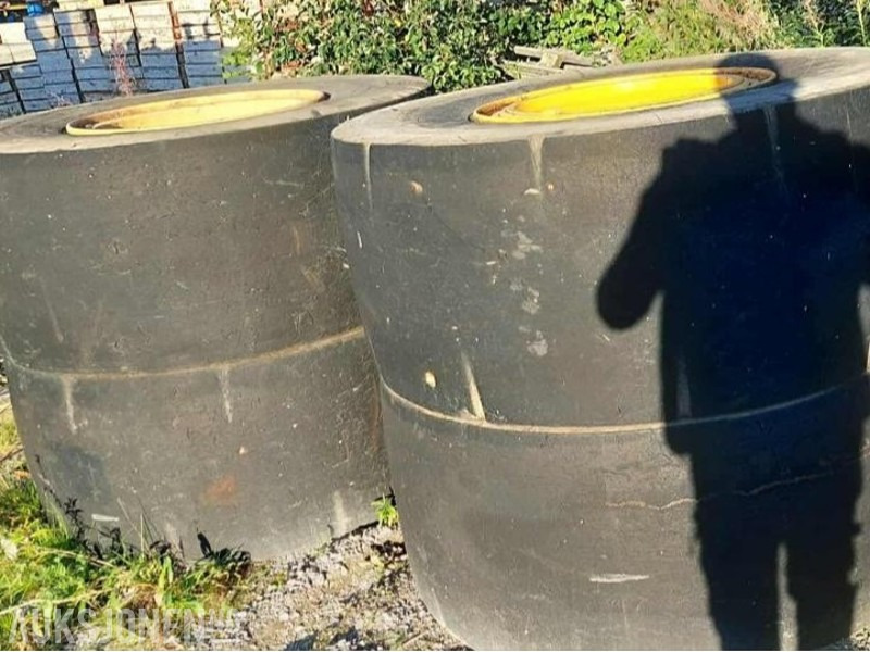 Flammehemmende hjul til Hjullaster - Bouwmaterieel: afbeelding 1 Flammehemmende hjul til Hjullaster - Bouwmaterieel: afbeelding 1