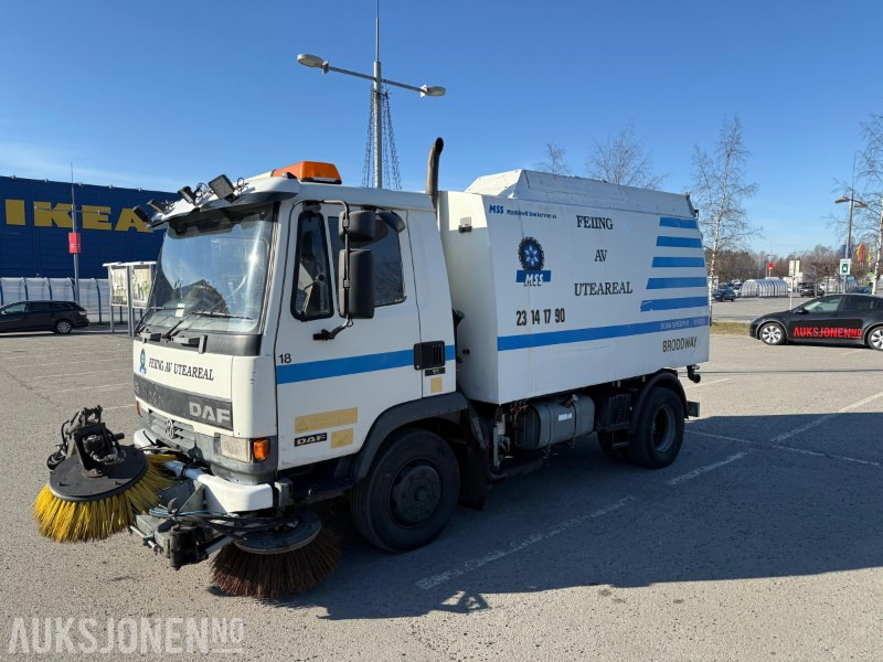 1997 DAF 45 180 TI feiebil, tilhengerfeste, nytt sug, kamera, ekstralys - Gemeentelijke machine/ Speciaal: afbeelding 1 1997 DAF 45 180 TI feiebil, tilhengerfeste, nytt sug, kamera, ekstralys - Gemeentelijke machine/ Speciaal: afbeelding 1
