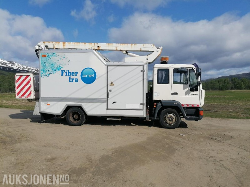 1999 MAN 12.224 LC - Liftbil - Gemeentelijke machine/ Speciaal: afbeelding 1 1999 MAN 12.224 LC - Liftbil - Gemeentelijke machine/ Speciaal: afbeelding 1