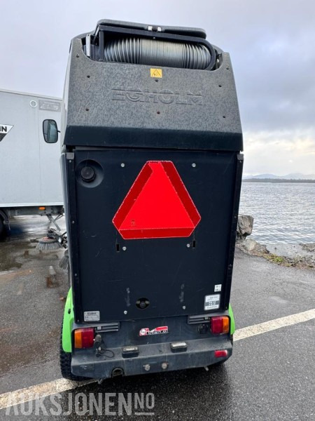 2010 Egholm City Ranger 2200 - Redskapsbærer - Kosteaggregat med vanndyser - Sugefunksjon - Oppsamler - Vanntank - Saltspreder - Gemeentelijke machine/ Speciaal: afbeelding 5 2010 Egholm City Ranger 2200 - Redskapsbærer - Kosteaggregat med vanndyser - Sugefunksjon - Oppsamler - Vanntank - Saltspreder - Gemeentelijke machine/ Speciaal: afbeelding 5