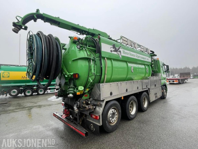 2010 VOLVO FH500 8X4 INTERCONSULT SS2343 BST3-17CR ADR SLAMSUGER MED HØYTRYKKSPYLER - 203576 KM. - Gemeentelijke machine/ Speciaal: afbeelding 4 2010 VOLVO FH500 8X4 INTERCONSULT SS2343 BST3-17CR ADR SLAMSUGER MED HØYTRYKKSPYLER - 203576 KM. - Gemeentelijke machine/ Speciaal: afbeelding 4