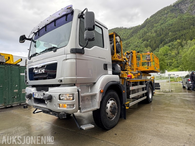 2014 MAN TGM 18.340 Normet Esslift 810 liftbil - 15 888 km - Gemeentelijke machine/ Speciaal: afbeelding 1 2014 MAN TGM 18.340 Normet Esslift 810 liftbil - 15 888 km - Gemeentelijke machine/ Speciaal: afbeelding 1
