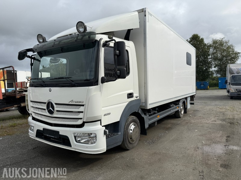 2014 Mercedes-Benz Atego 823L Servicebil - 240 673km - Gemeentelijke machine/ Speciaal: afbeelding 1 2014 Mercedes-Benz Atego 823L Servicebil - 240 673km - Gemeentelijke machine/ Speciaal: afbeelding 1